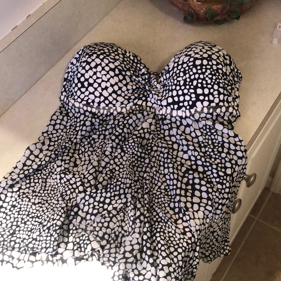 Black and white swim TOP only size S MERONA - Picture 1 of 3